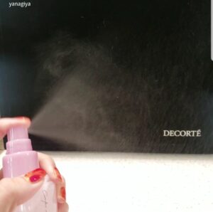 デコルテコンフォートデイミストはこんなに細かい霧です!すべてのメイクをウォータープルーフに早変わりさせます!|化粧品専門店柳屋
